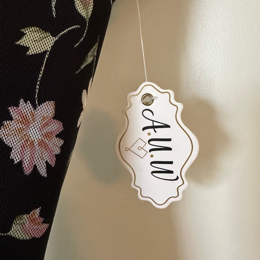 A.U.W - BNWT - Adorable Floral Netting Style Dress - Never worn! - Picture 3 of 7